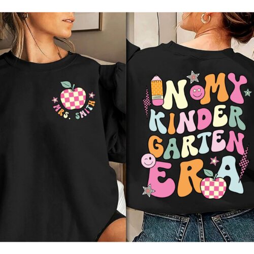 Retro In My Kindergarten Era Custom Teacher Back To School Appreciation Sweatshirt image 1