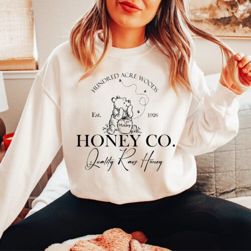 Vintage Winnie the Pooh Honey Love Reading Teacher Literary Fandom Sweatshirt image 0