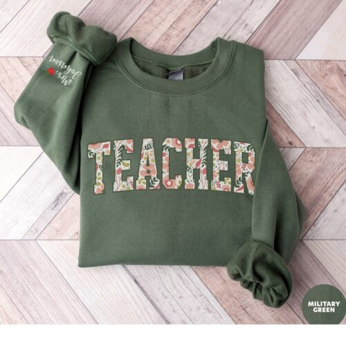 Retro Custom Teacher Name Floral Appreciation New Sweatshirt image 0