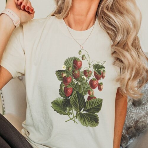 Vintage Strawberry Botanical Wild Nature Gardening Shirt image 0